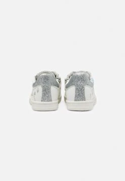 Friboo Disney Frozen Elsa - Sneakers Laag - White 8 Friboo Disney Frozen Elsa - Sneakers Laag - White -Friboo 0e48b488ba6246888f99c29543567ec5