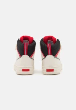 Friboo Sneakers Hoog - Off White 8 Friboo Sneakers Hoog - Off White -Friboo 88c7a368f53645349b1b922fd8e943a1