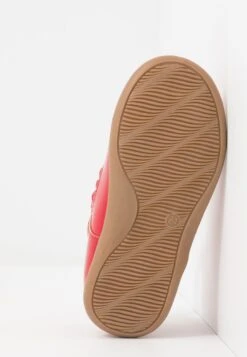 Friboo Ballerina'S Met Enkelbandjes - Red 11 Friboo Ballerina'S Met Enkelbandjes - Red -Friboo 8e89000bf0ee439598d0199725826498